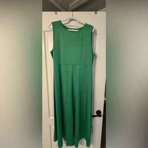 Elegant Green Sleeveless Dress Fits XL to 2X